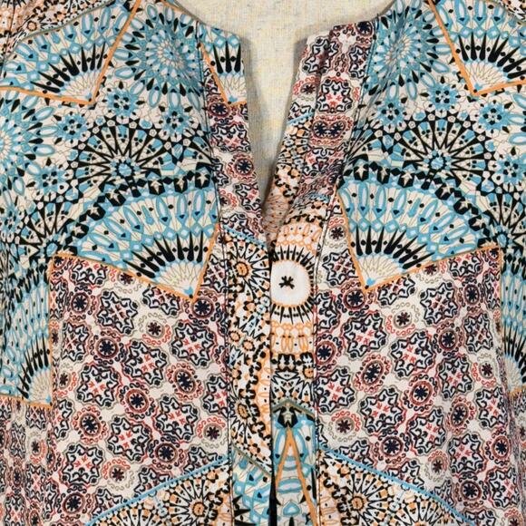 Dana Buchman Medium Top Sleeveless Geometric V-Neck Hi-Low Hem Lightweight Multi - Picture 2 of 9